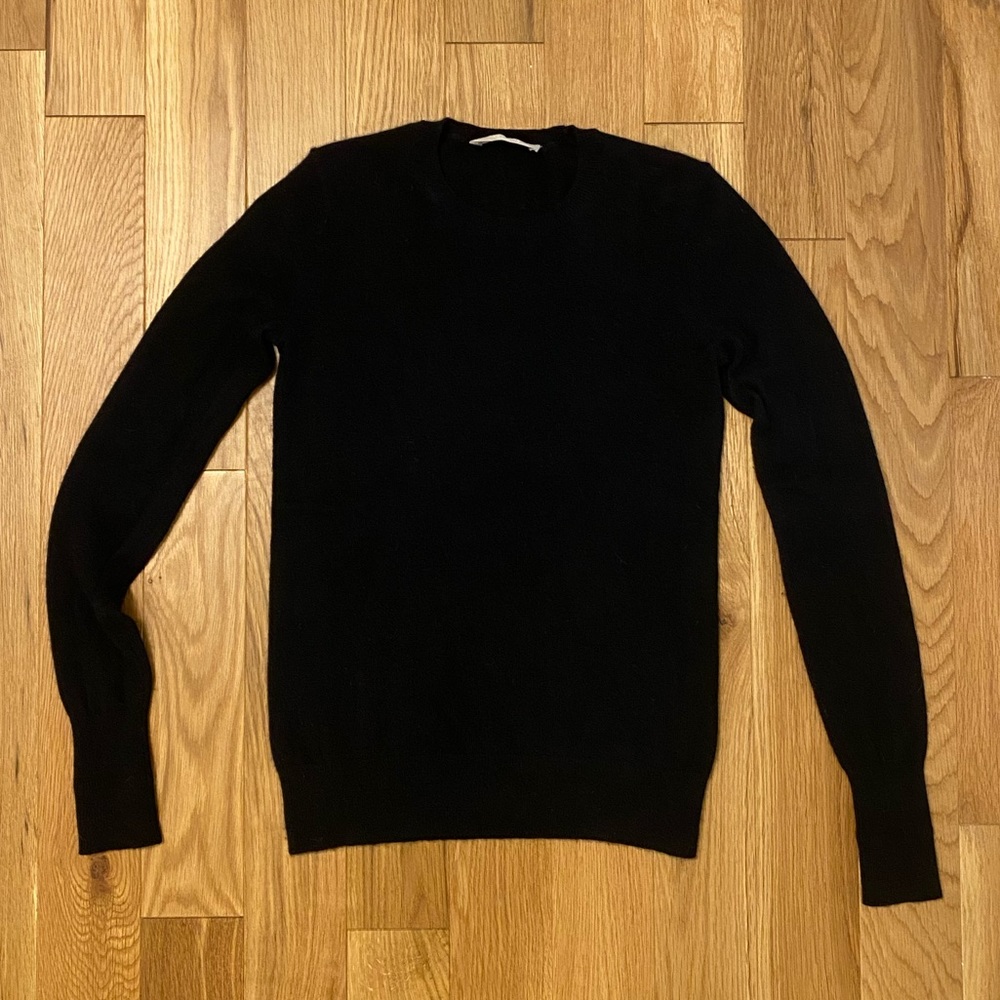 Everlane 100% cashmere black sweater